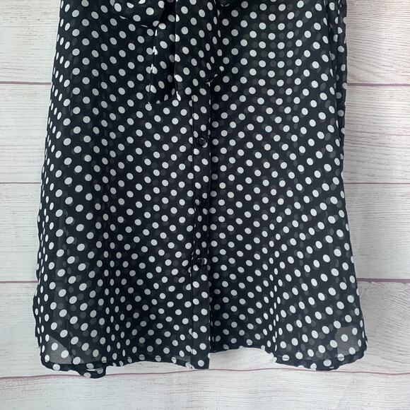 Almost Famous Black with White Polka Dot Sheer Sleeveless Blouse Tie Neck Size S - Picture 4 of 11